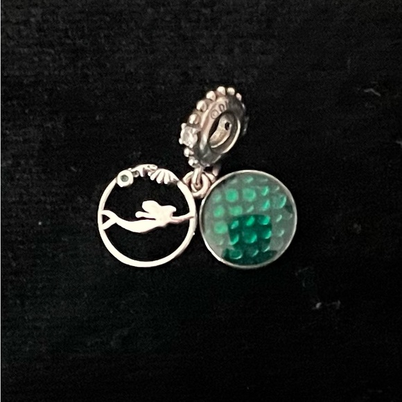 Pandora Disney-Ariel “Part of Your World” Charm - Picture 4 of 8
